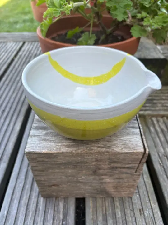 Pouring bowl