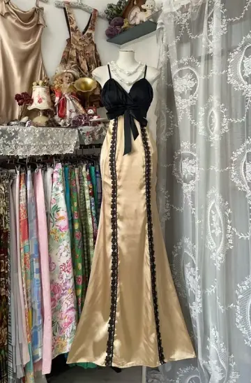 Black halter top, champagne-colored fishtail long ball gown R7823