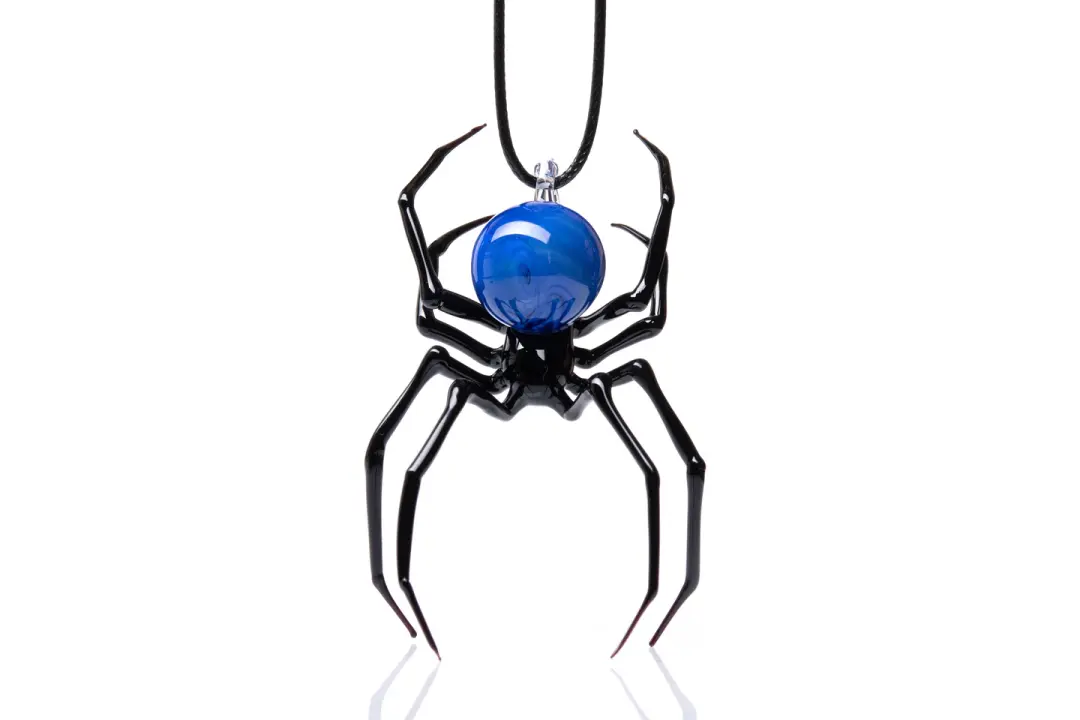 Deep Blue Spider Necklace – Blown Murano Glass Arachnid Sculpture