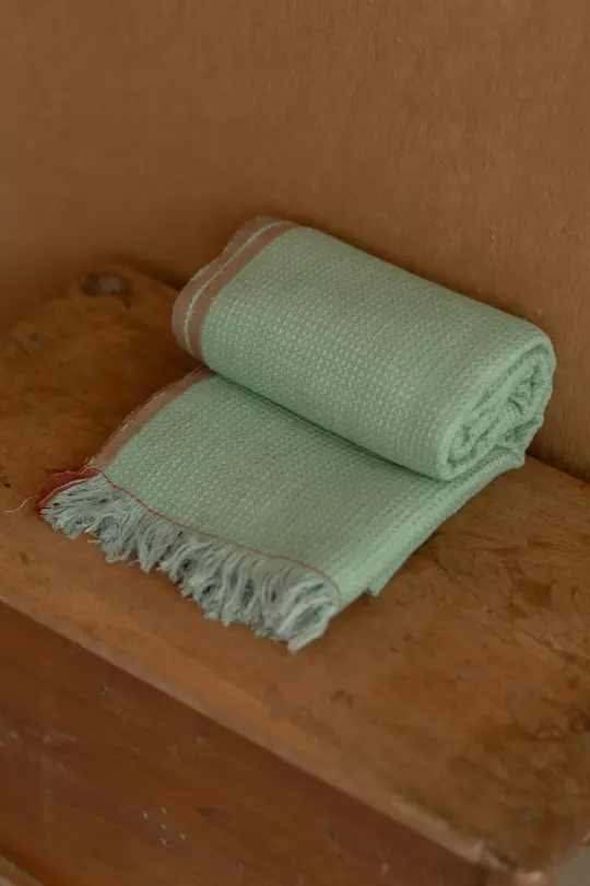 HANDWOVEN WAFFLE TOWEL - LIGHT PISTACHIO