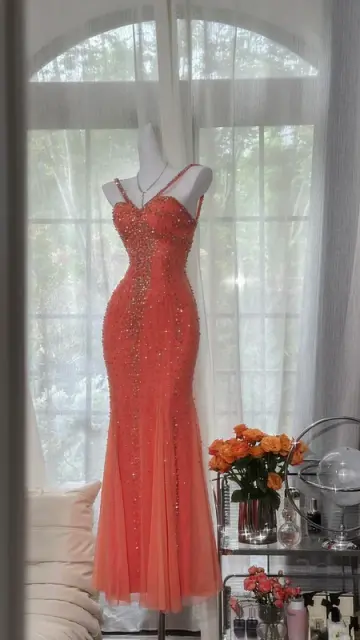 Orange-red halter-neck rhinestone-embellished fitted bodycon long ball gown R7610