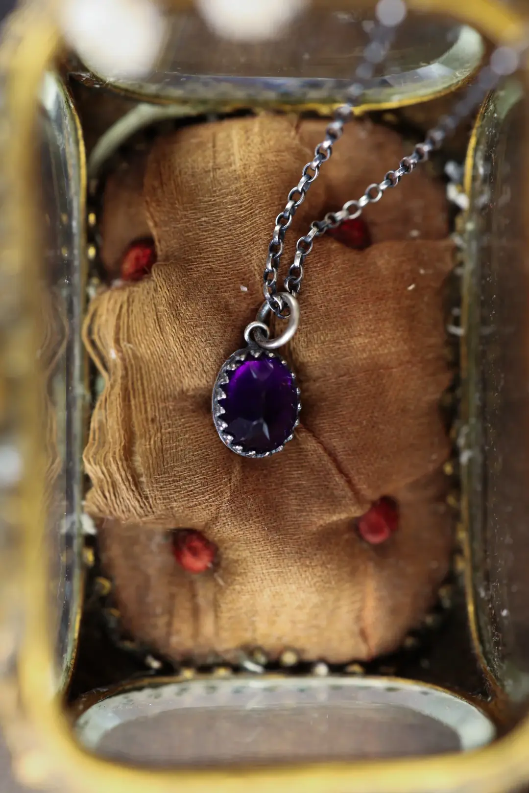 Crowned Charm - Dark Amethyst