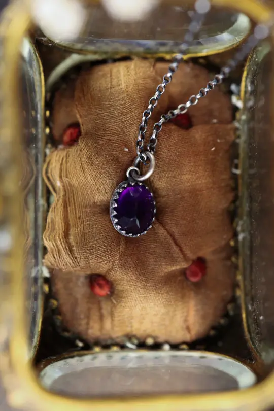 Crowned Charm - Dark Amethyst
