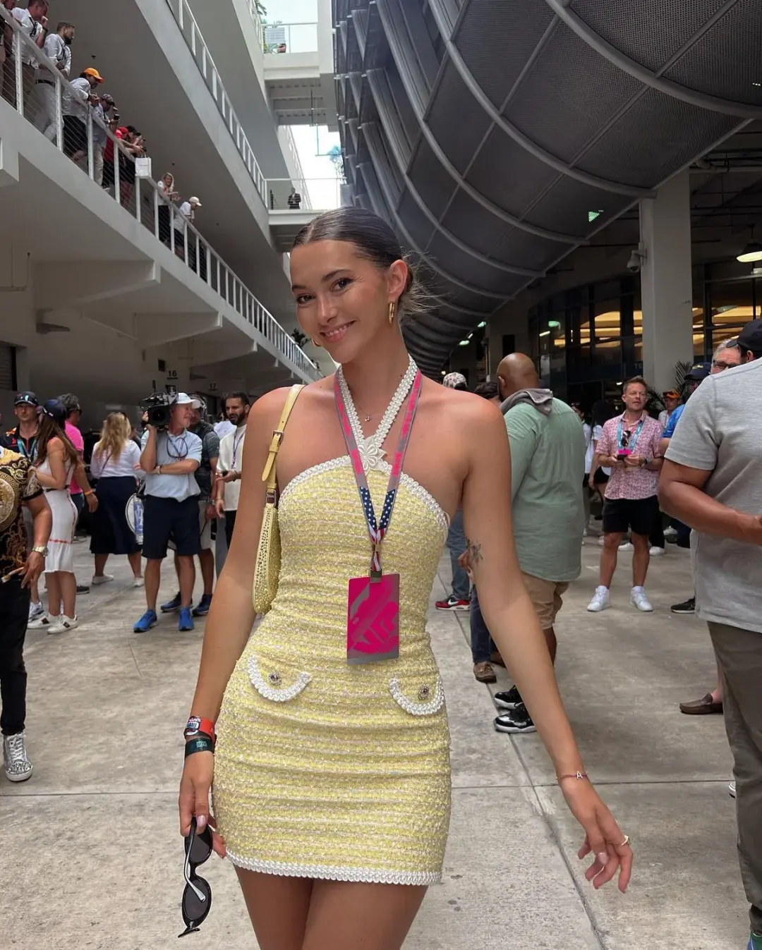 Light yellow halter neck slim waist slim fit sexy hip skirt homecoming dress R3783