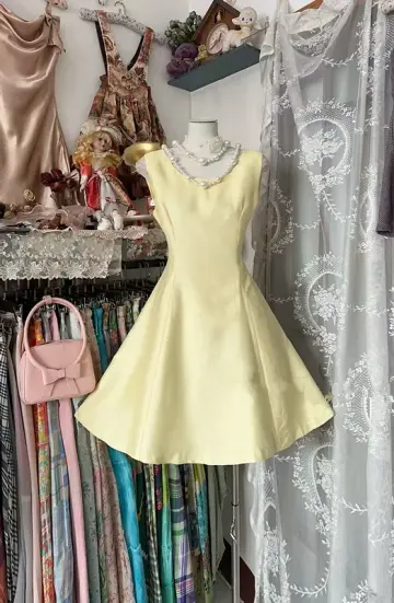 Light yellow sleeveless fitted waist short prom dress R7474