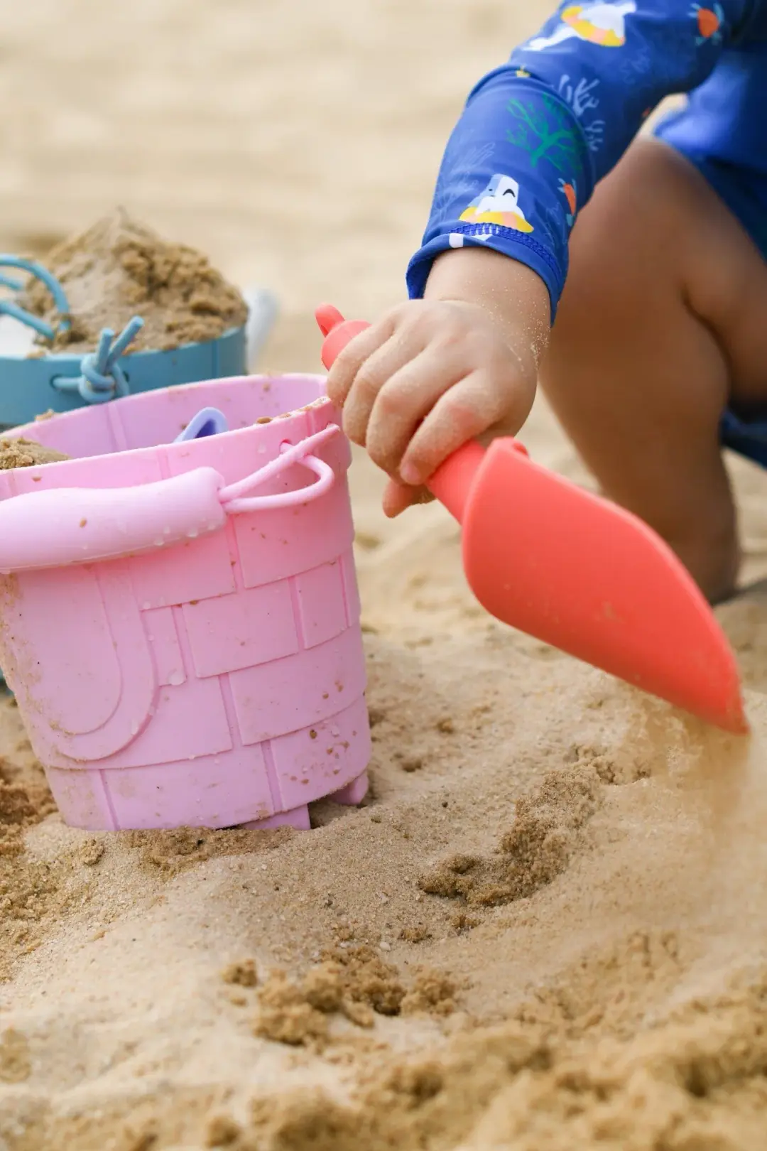 Silicone Sandcastle Beach Bucket - Pink