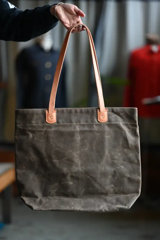 Dolly XL Tote Bag