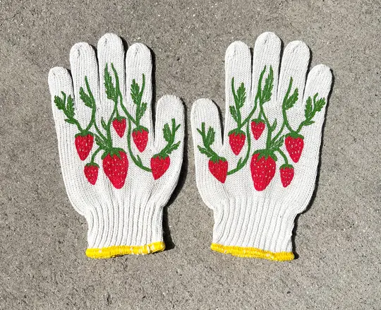 New! Strawberry Gardening Gloves