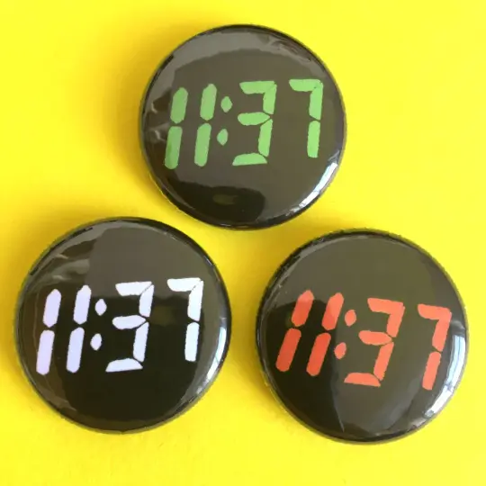 11:37 25mm Badge