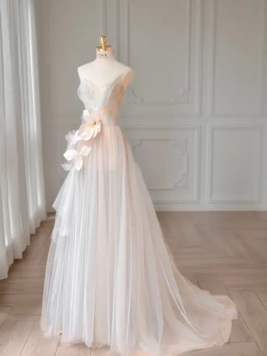 Light pink strapless bridal gown with slim waist and elegant skirt R6011