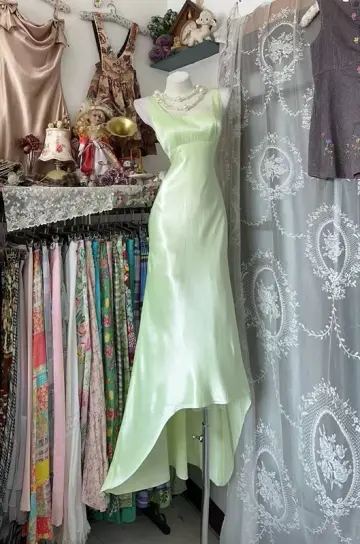 Sleeveless Waist-Cinched Slim-Fit Floor-Length Ball Gown in Light Green R7417