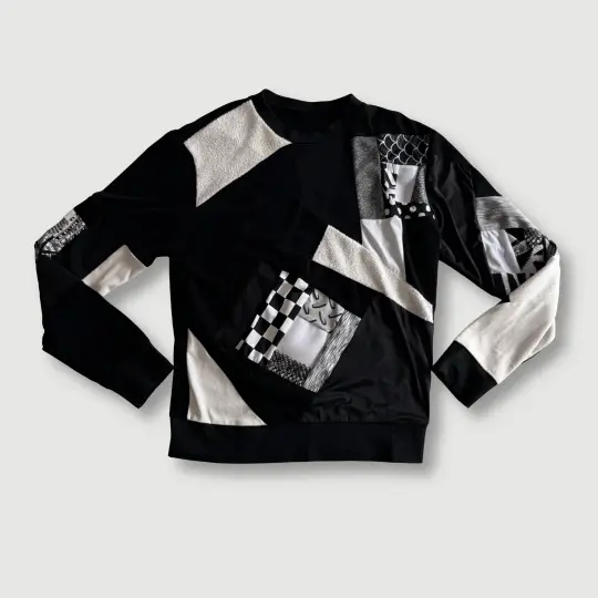 size large - preloved - black + white "all-over reroll" sweatshirt