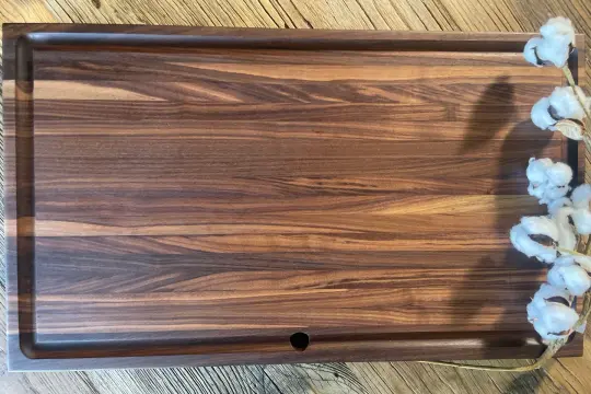25M009 - XL Joined Walnut Board with “Juice Plug”, Juice Groove & Board Feet