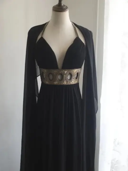 Black halter-neck waist-cinching backless sexy long prom dress R7947