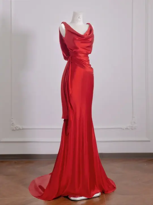 Red halter neck, fitted waist, bodycon skirt, long ball gown/bridal dress R8281