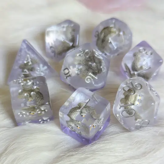 Snowy Owl Dice Set – 8-Piece Animal DnD Dice with Paw D6 | Fennek & Finch