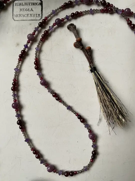 La Befana (smaller beads)