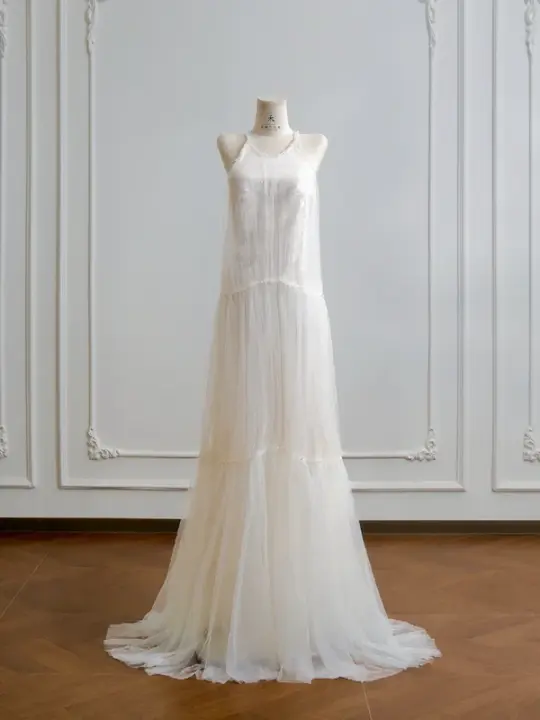 Sexy long white halter-neck ball gown R8187