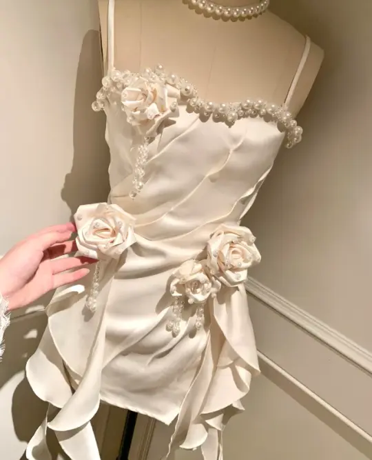White halter neckline with pearl design, waist and irregular skirt short skirt for homecoming dress R4151
