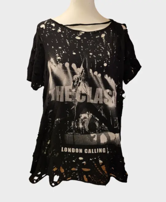 Vintage The Clash london calling needle shredded pothole tee