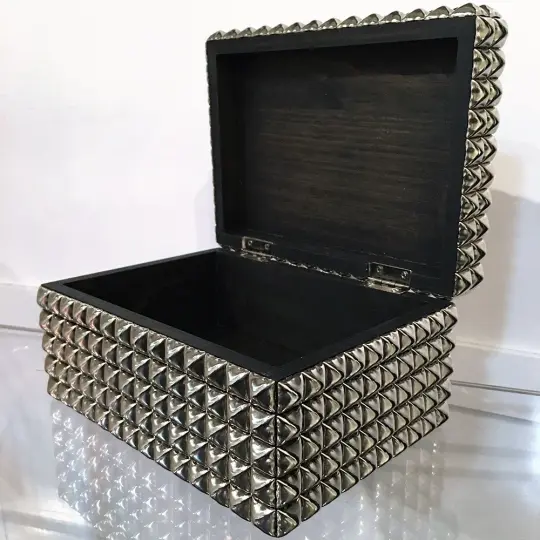 Heavy Metal | Studded Box