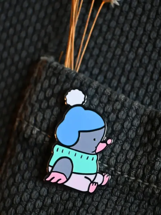 Mole-Idays Pin