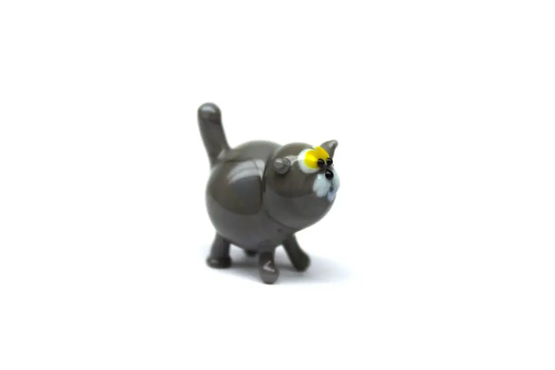 Mini Gray Glass Cat Figurine With Yellow Eyes — Collectible Art Gift