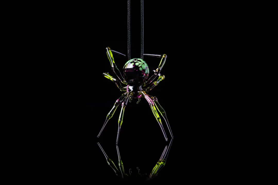 Purple Green Glass Spider Pendant – Art Glass Statement Necklace