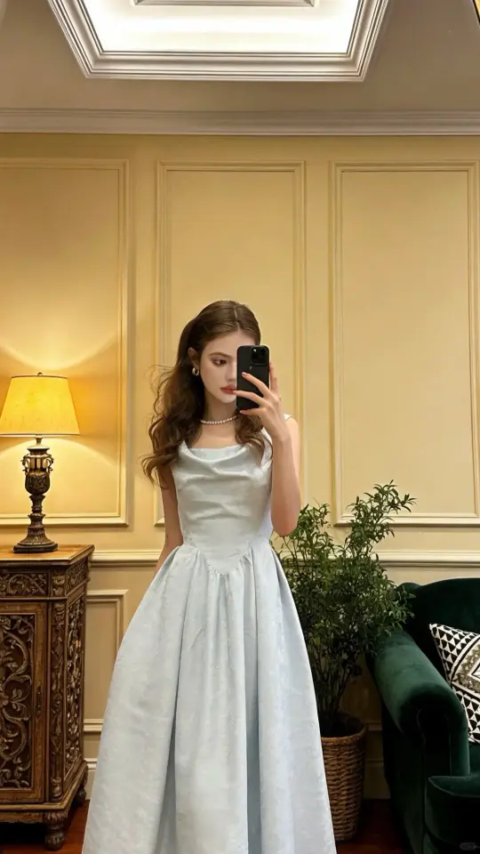Light blue sleeveless fitted long ball gown R8832