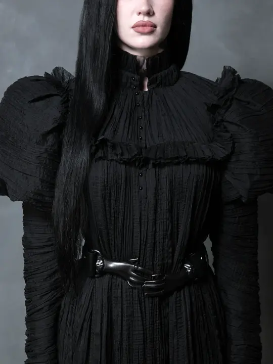 Victorian Hands Belt in Antique Black