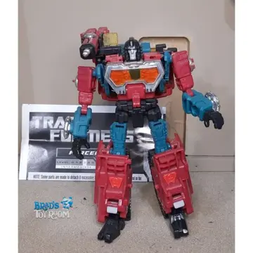 PERCEPTOR Transformers Reveal the Shield Deluxe Class