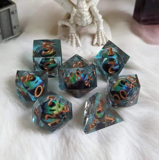 Colorful Moving Eye Liquid Core Sharp Edge Dice Set – 7-Piece Swirling DnD Dice