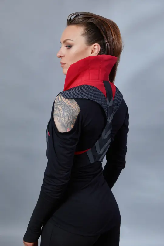 PT7-OD 38 EU size Black and red vest