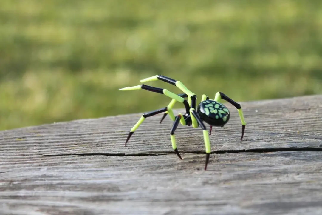 Green And Black Murano Glass Spider – Handmade Figurine