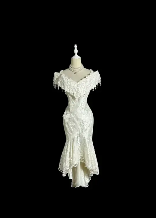 White V-neck lace fitted elegant ball gown R6634