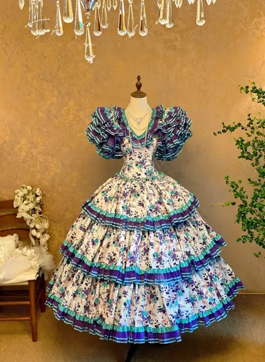Purple Floral Print V-neck Waist-Cinched Tiered Skirt Ball Gown, Bridal Gown R7364