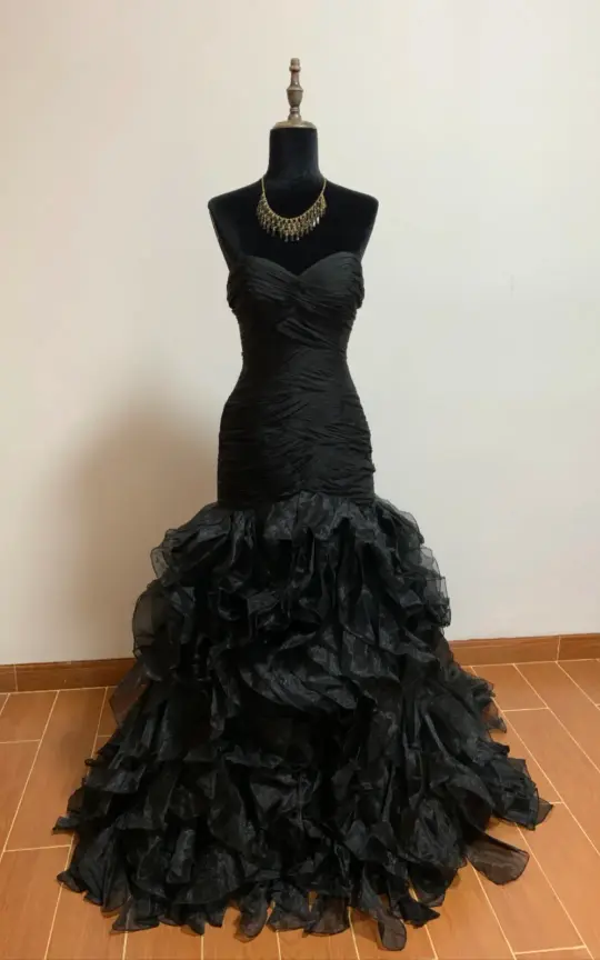 Black strapless fitted long elegant ball gown R8686