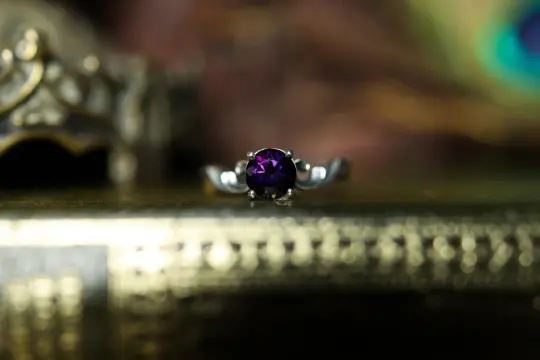 High Scroll Ring - Silver - Amethyst