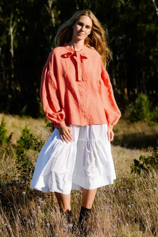 Clementine – Linen Shirt with Bow-Tie Collar
