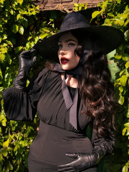Salem Top in Black