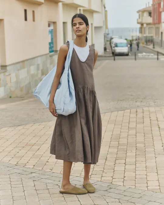 VOLUME oversized linen dress